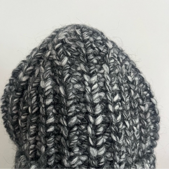 Madewell • NWT Marled Cozy Knit Beanie in Black White Grey Marled - Picture 4 of 6